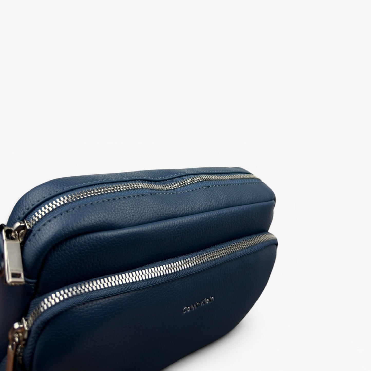 Calvin Klein Umhängetasche Raised Camera Bag LV04D3159G Blau