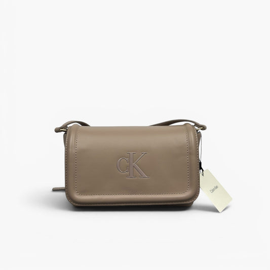 Calvin Klein Bold Ck Flap Crossbody LV04F1027G Braun Umhängetasche