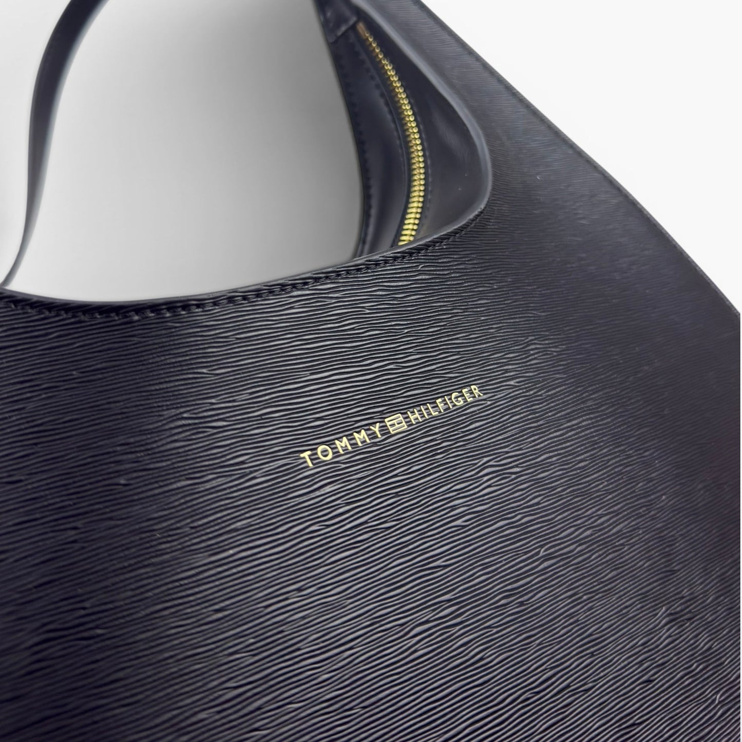 Tommy Hilfiger TH Modern Shoulder Bag Handtasche