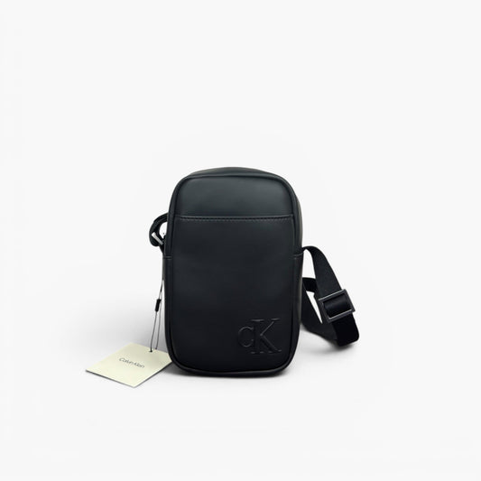 Calvin Klein Umhängetasche Bold Ck Slim Reporter LV04D3279G Schwarz