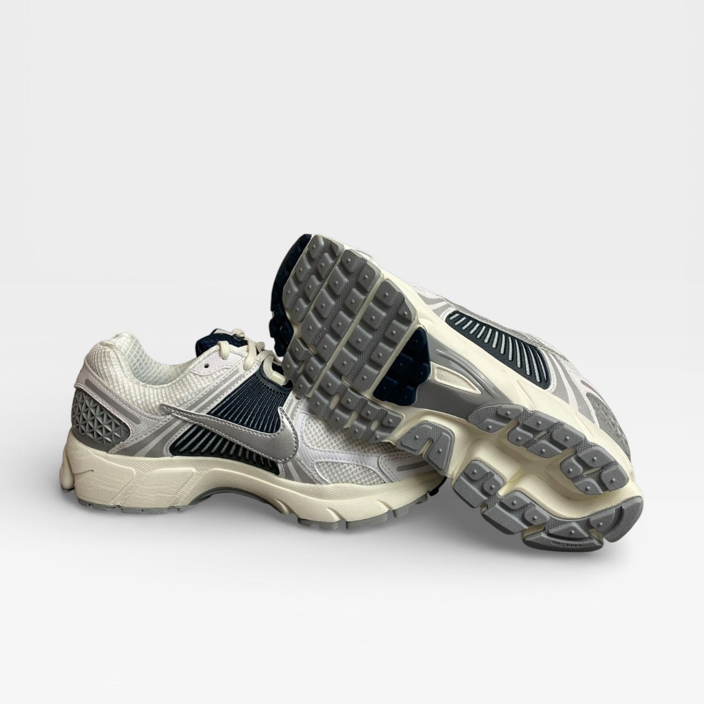Nike Zoom Vomero 5 White Armory Navy