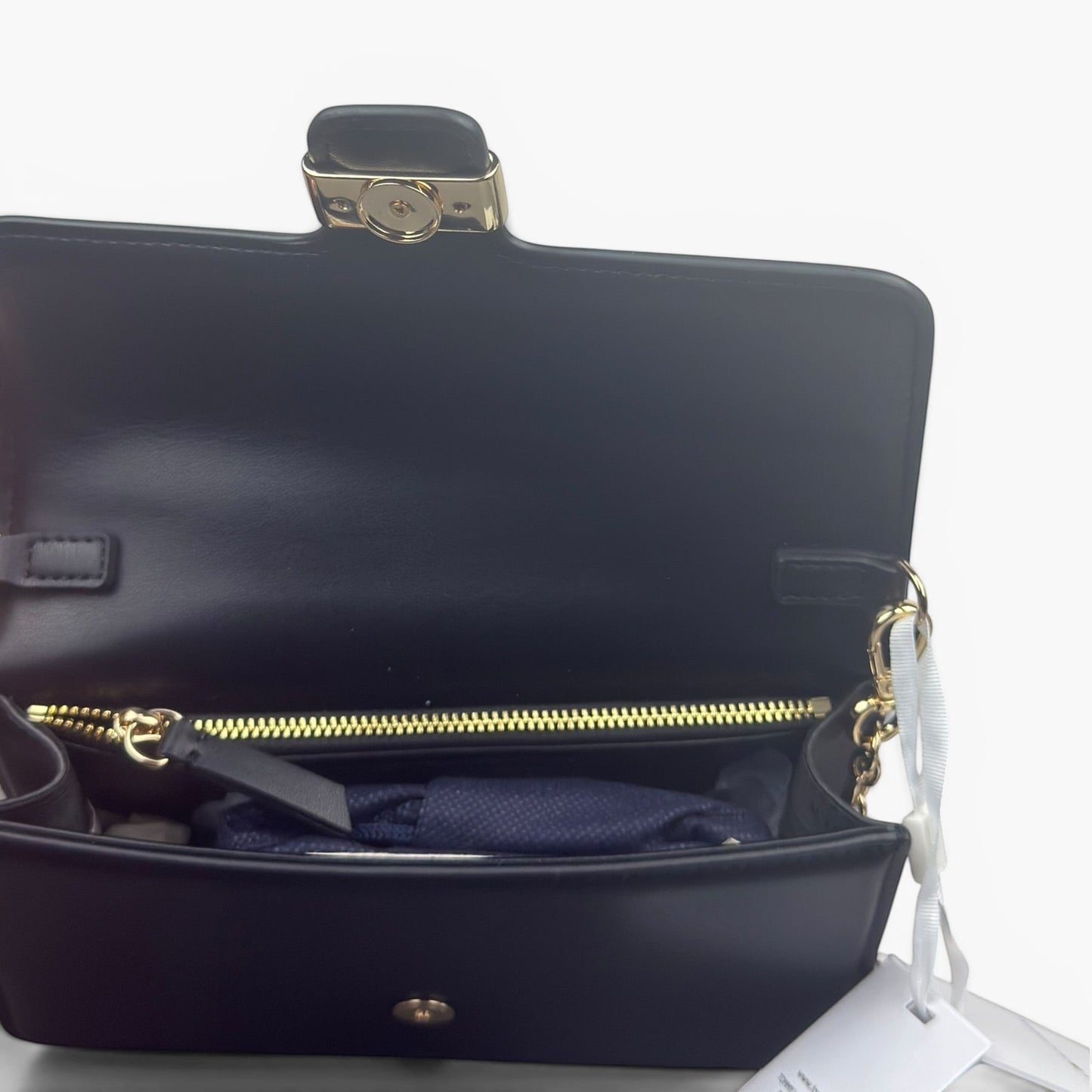 Черная женская сумка-клатч Montana Outlet Tommy Hilfiger TH Heritage с золотистой фурнитурой и застежкой